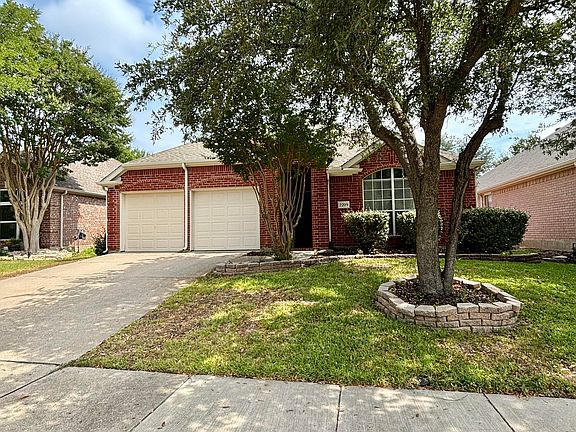 2nd image of 2209 Tralee Cir