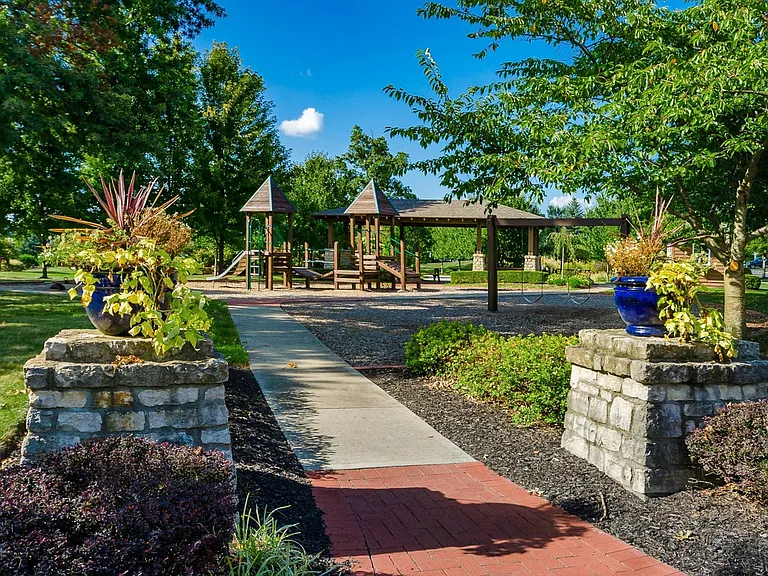 328 Lemery Dr — Photo 33