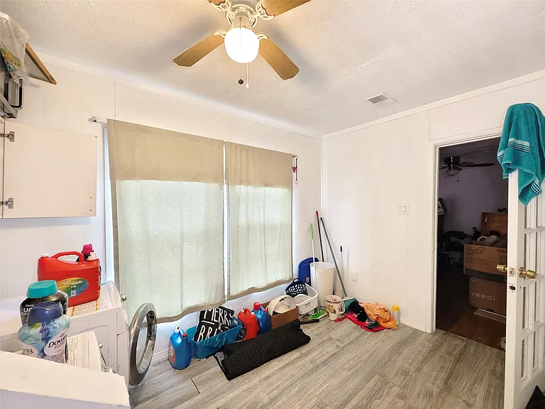 7931 Scanlock St — Photo 15