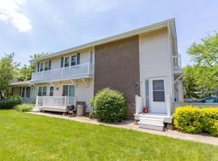 214 Bradley Ct #D28, Bloomingdale, IL