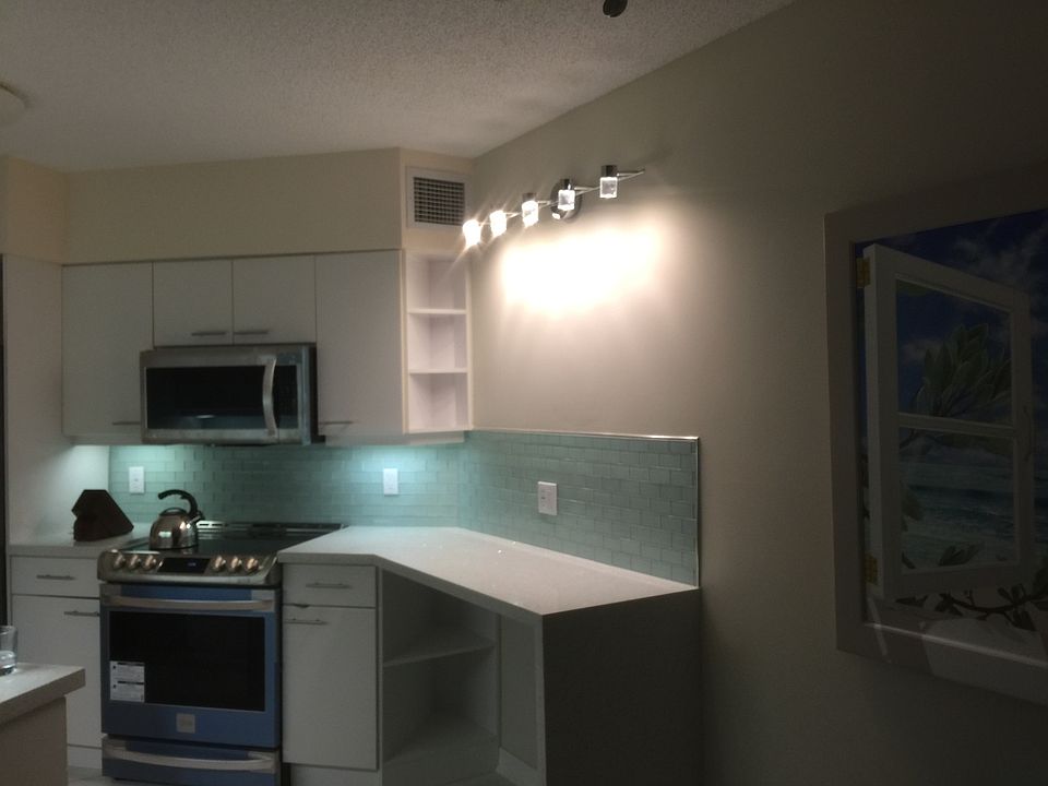 2nd image of 16445 Collins Ave APT 424