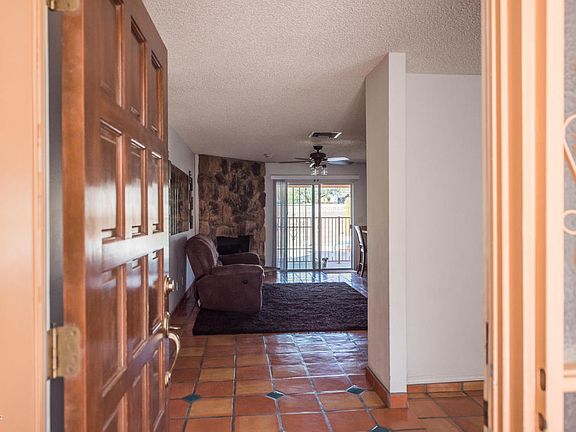 5th image of 1410 S Lynx Dr