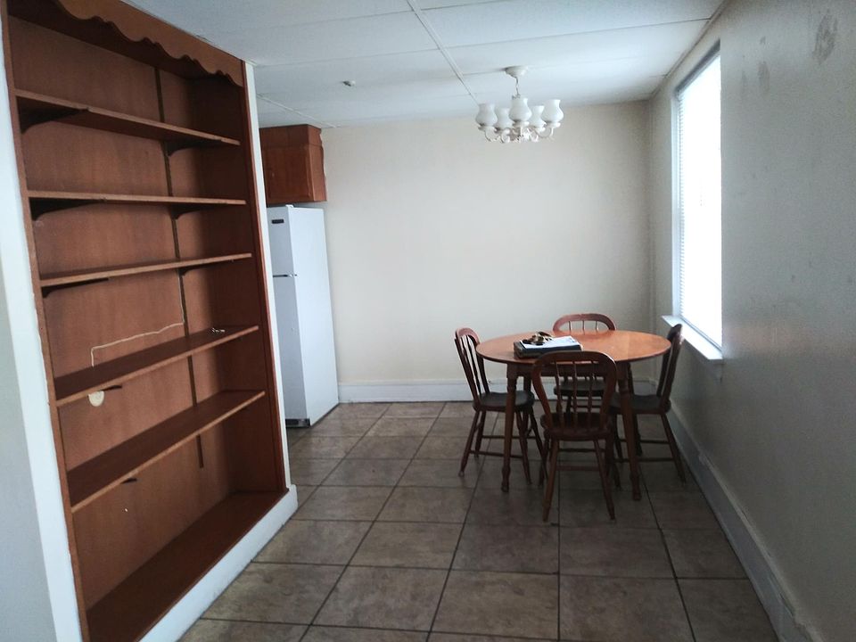 1st image of 217 W Ash St APT 402