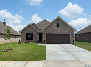 143 Midpark Dr, Meridianville, AL 35759