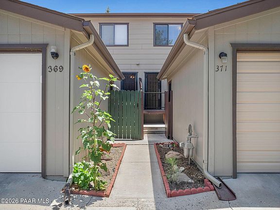 2nd image of 371 Rim Rock Cir