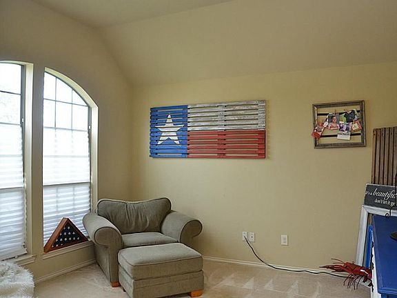 Study/Library/Den located on left immediately upon entrance