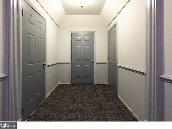 3rd image of 221 Paoli Pointe Dr