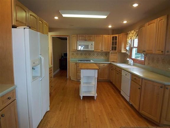 5th image of 859 Liberty Bell Ln