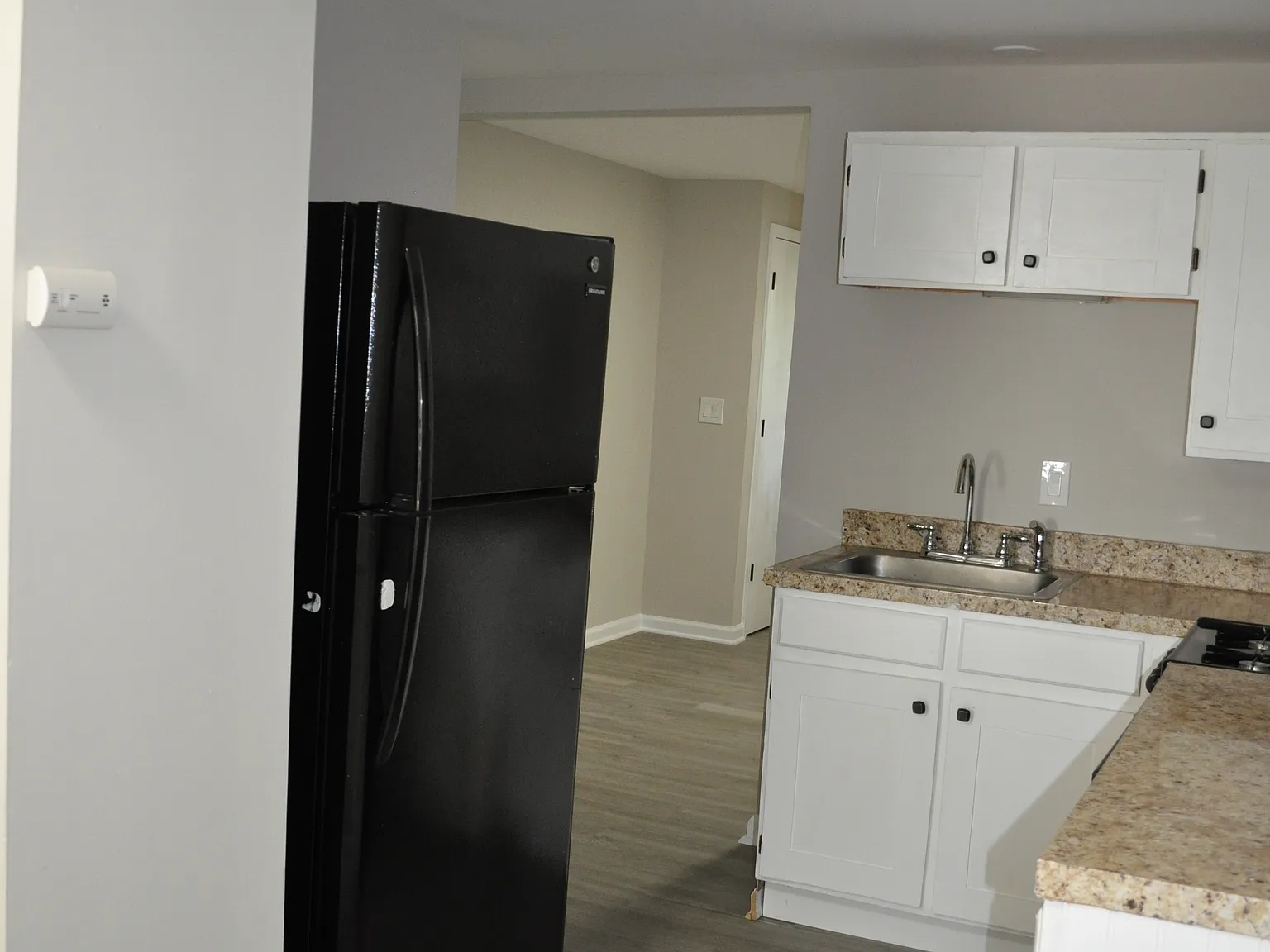 100 Linden Pl — Photo 2