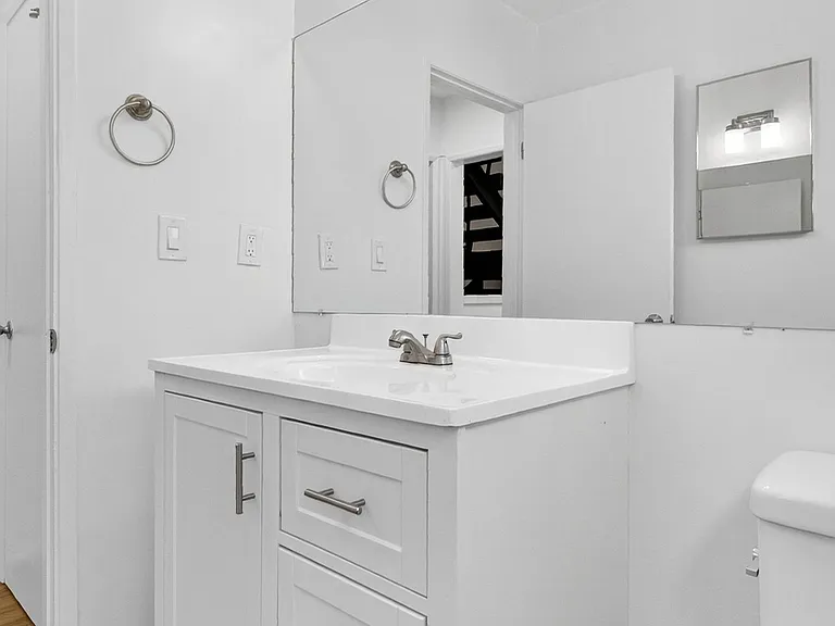 21736 Roscoe Blvd — Photo 13