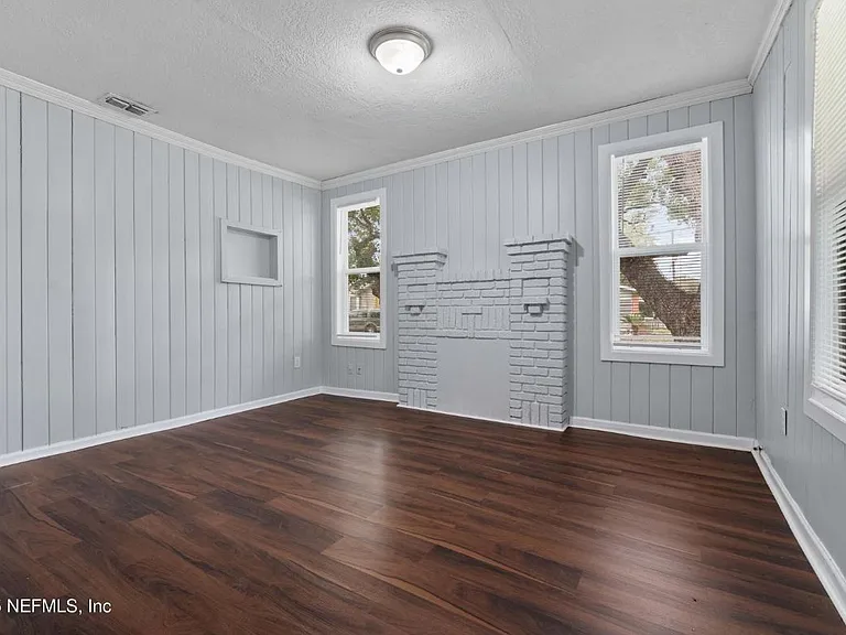 352 Golfair Blvd — Photo 8