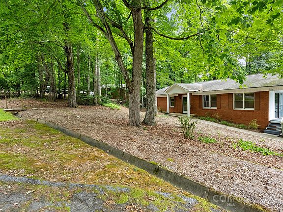5th image of 249 Foxhunt Ln