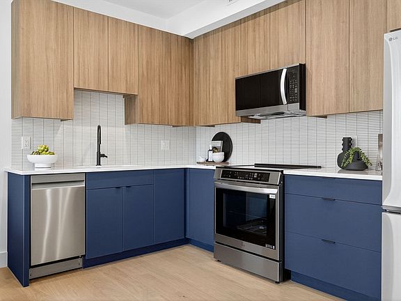 4th image of 27 Dixwell St #4