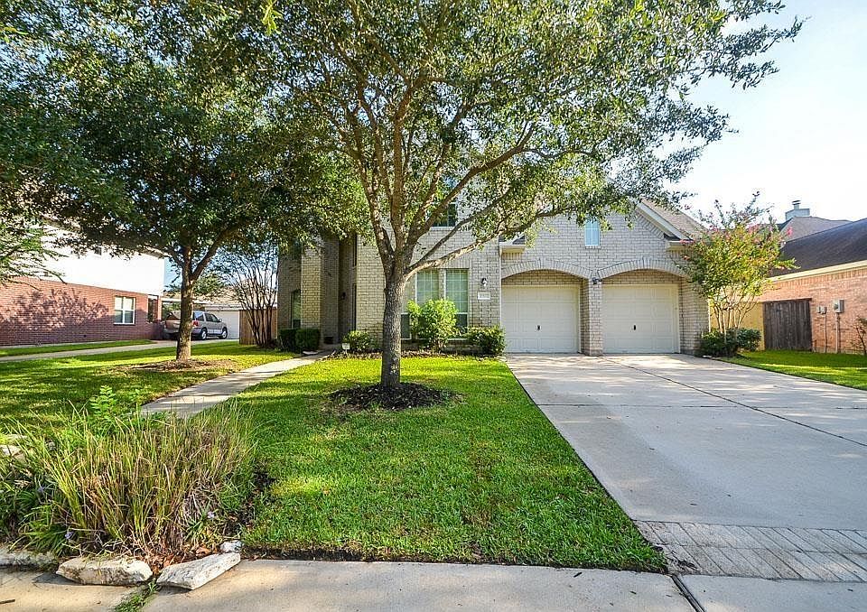 1st image of 1907 Silver Brook Ln