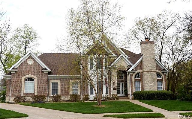 1st image of 609 Essex Ct