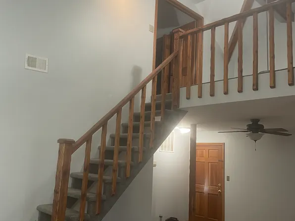 2027 Windsor Ct Unit 4, Schererville, IN 46375