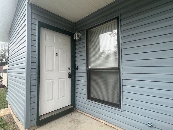 3rd image of 8410 Country Walk Dr APT C