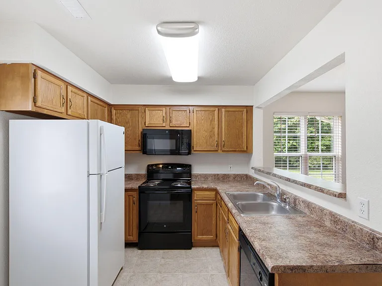 4404 Jeana Ct — Photo 8