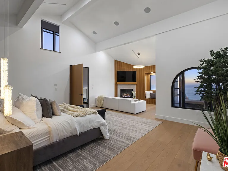 3909 Villa Costera — Photo 32