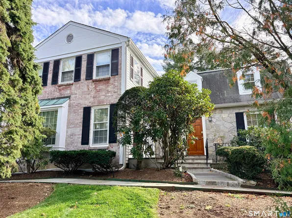 32 Bank St #32, New Canaan, CT 06840