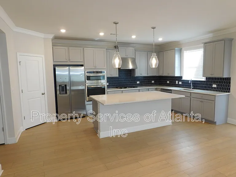 930 Elderberry Ct — Photo 10