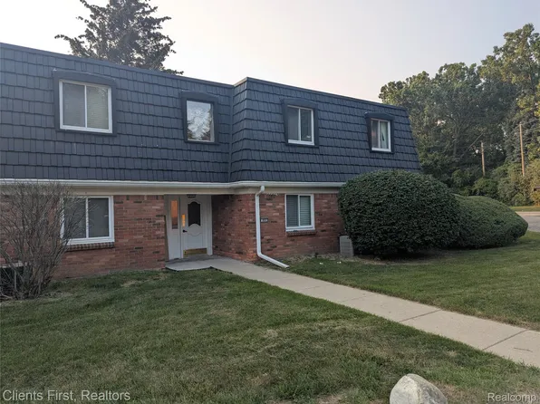 1850 Colonial Village Way APT 2, Waterford, MI 48328