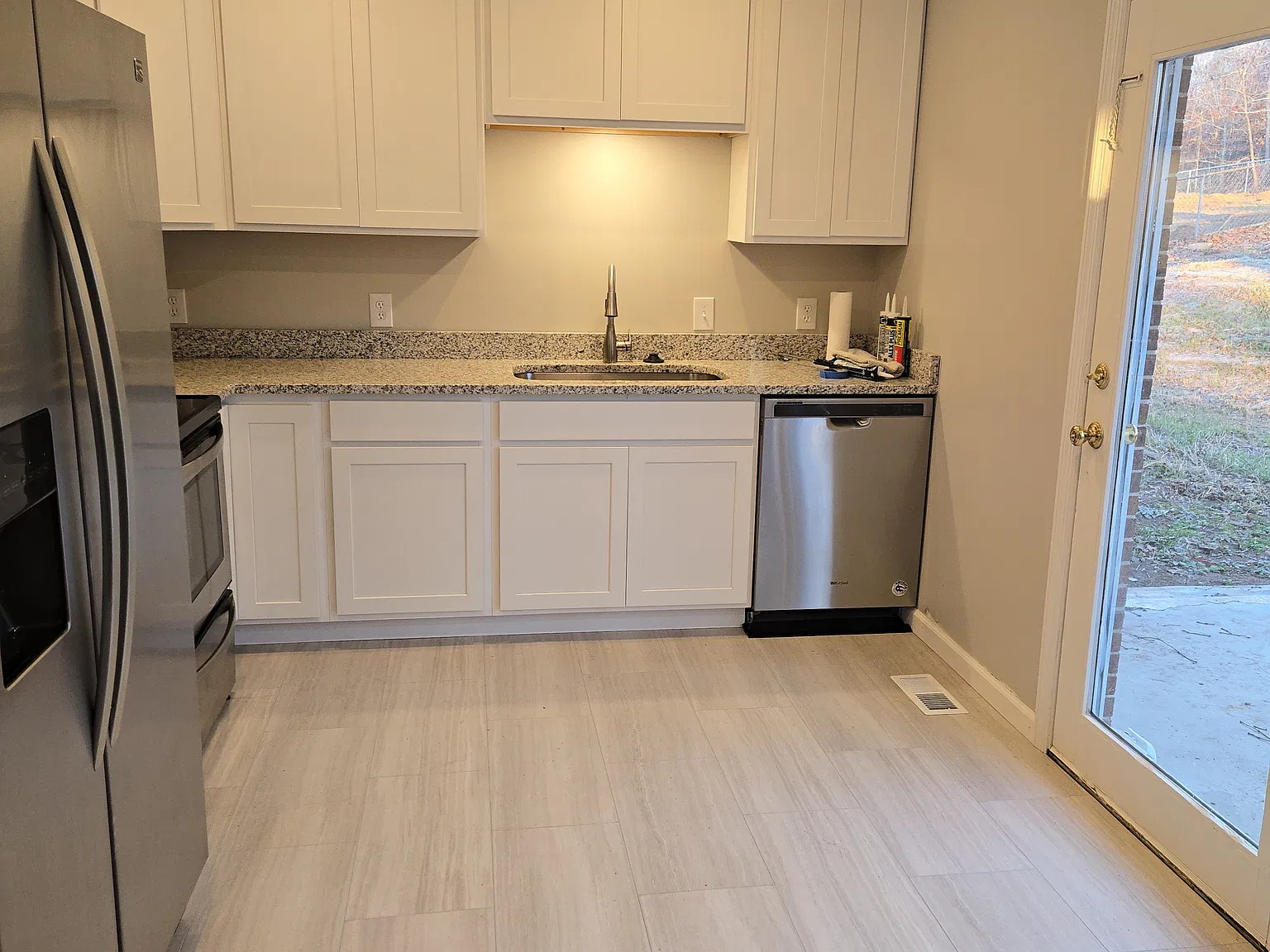 3 bed, 1050 sqft, $1,850 — Photo 3