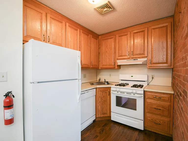 58 Woodley Ct #10 — Photo 14