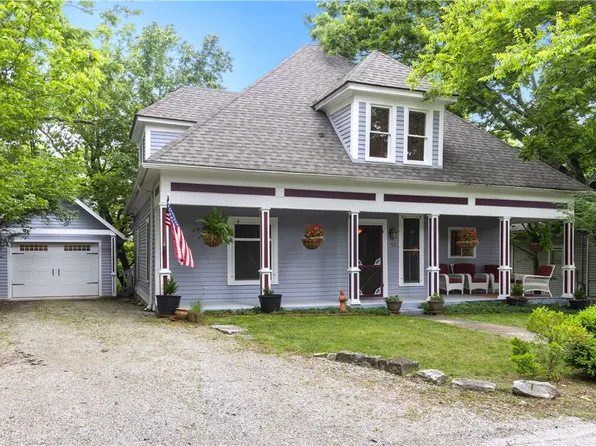 42 Vaughn St, Eureka Springs, AR 72632