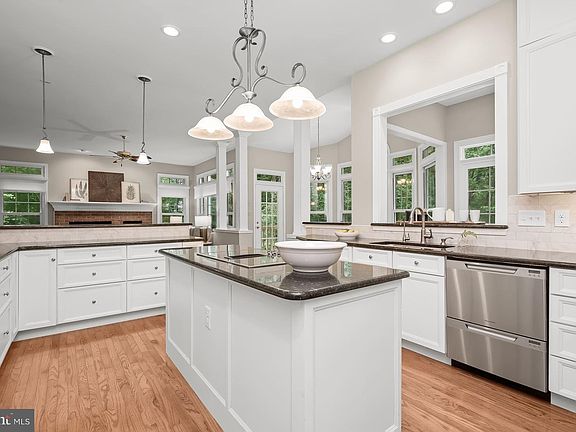 5th image of 1014 Howard Grove Ct
