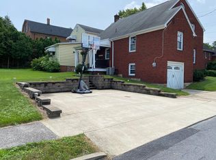 720 N Montgomery St, Hollidaysburg, PA 16648