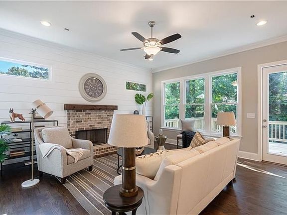 3rd image of 1668 Beacon Hill Blvd