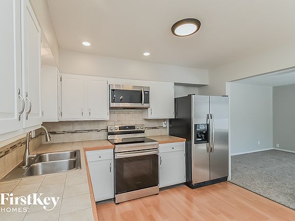 5th image of 2273 Farnsworth Dr