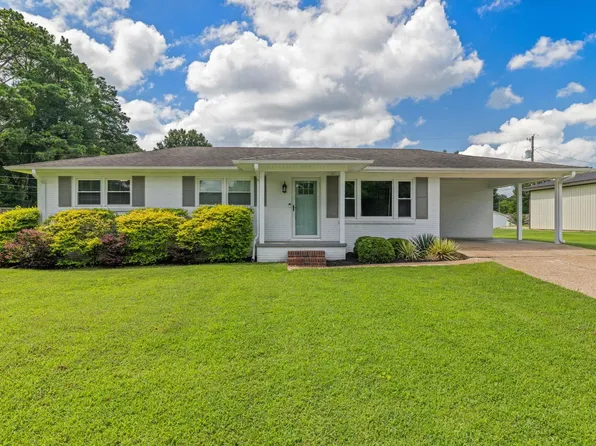 2017 Saxton Dr, Florence, AL 35630