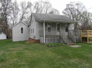 631 W Hosmer St, Saint Charles, MI