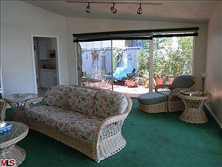 4th image of 1952 Redesdale Ave