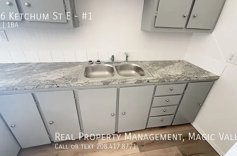 206 Ketchum St E #1 — Photo 3