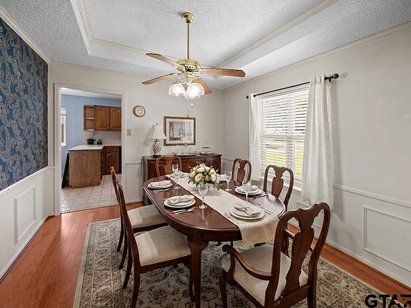 5th image of 208 Karla Dr