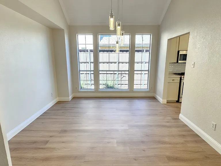 421 Long Cove Ct — Photo 5