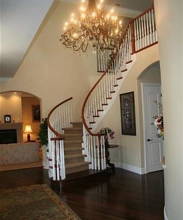 5th image of 5561 Monte Claire Ln