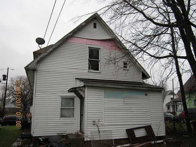 2nd image of 1548 Pinewood Ave