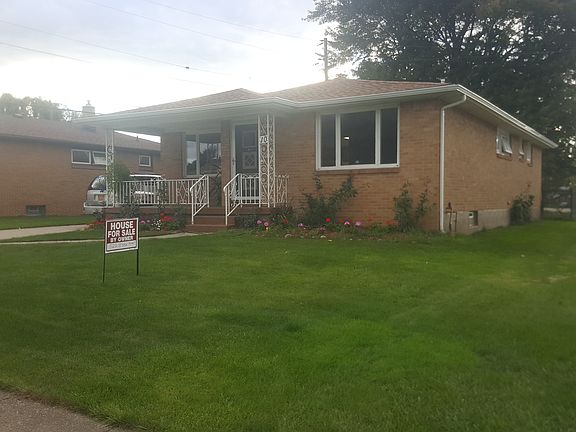 2nd image of 10 Suzette Dr