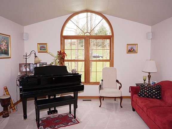 5th image of 10145 Deerhollow Dr