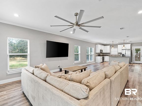 3rd image of 8145 Carmel Cir