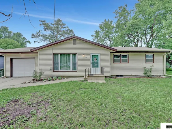 626 Park Ave, Milford, NE 68405