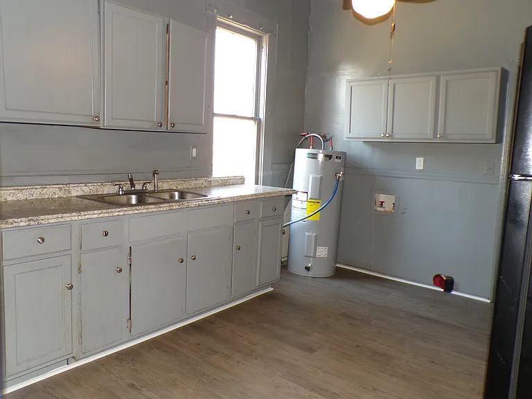 1734 Lee Ave SW — Photo 6
