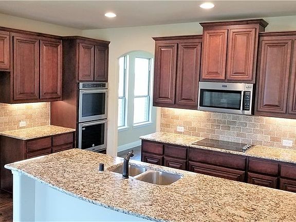 2nd image of 316 Crystal Creek Ln