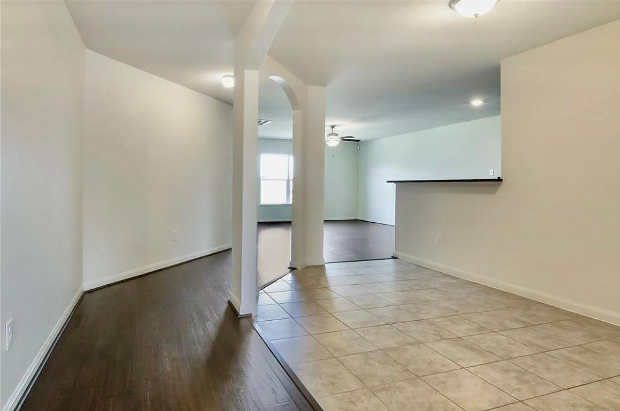 3 bed, 2.0 bath, 1504 sqft, $1,840 — Photo 3