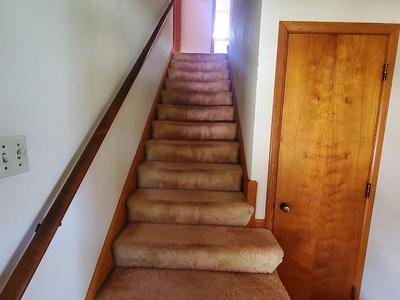 4th image of 117 Dahlia St