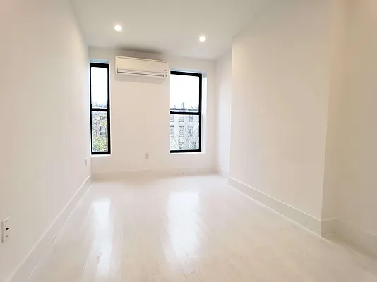 Rented by EXR | media 11